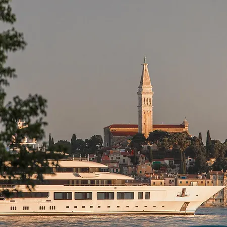 Santa Fuma Apartment *