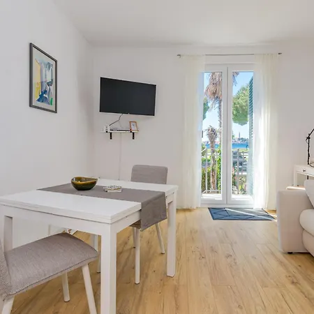 Santa Fuma Seaview Appartement